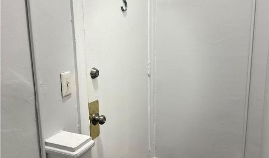 123 N 11th St, Allentown, PA 18102 - 2 Beds, 1 Bath