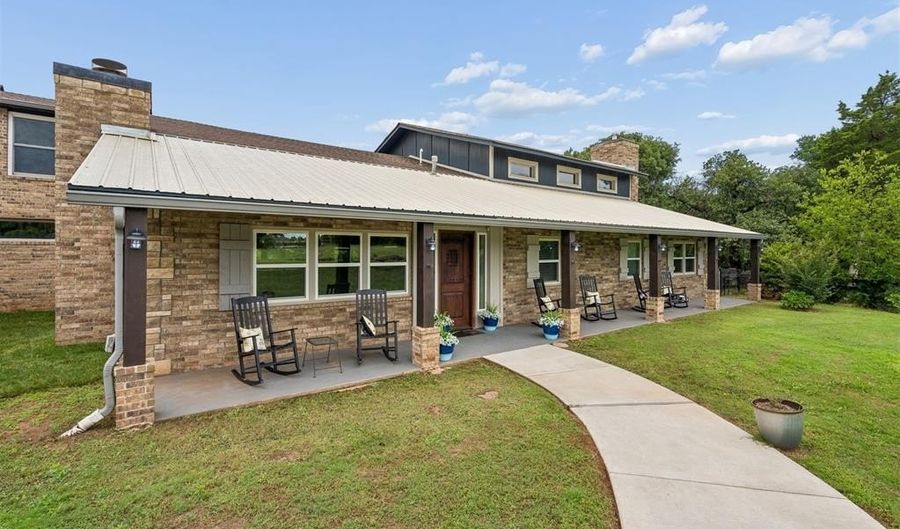 8700 E Covell Rd, Arcadia, OK 73007 - 4 Beds, 5 Bath
