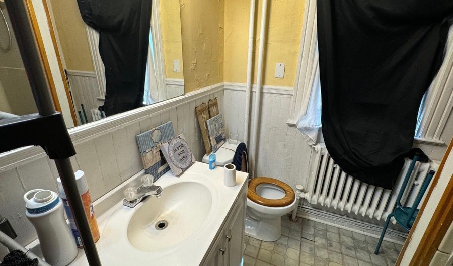 236 Quail St, Albany, NY 12203 - 5 Beds, 2 Bath