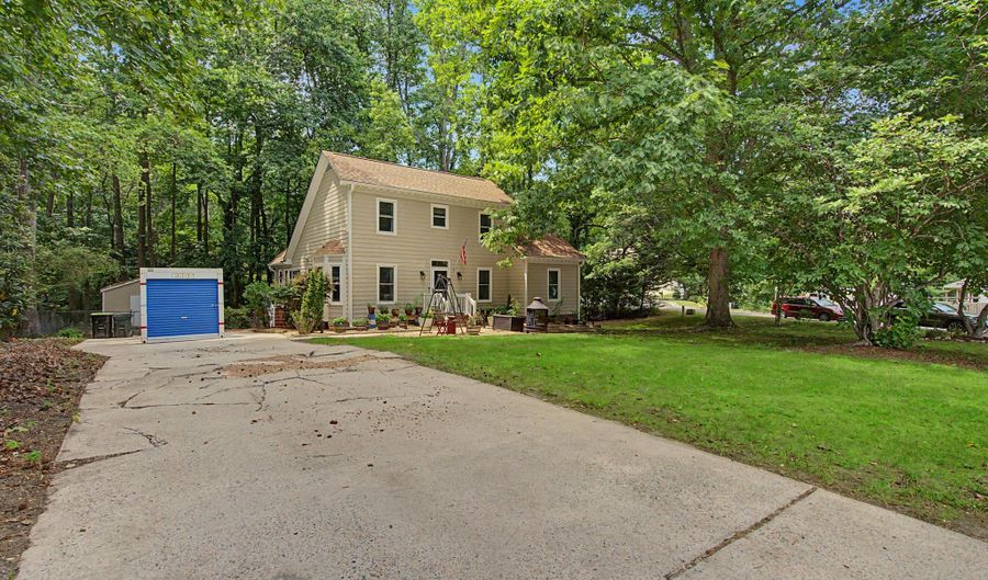 500 Pinewood Dr, Apex, NC 27502 - 3 Beds, 3 Bath