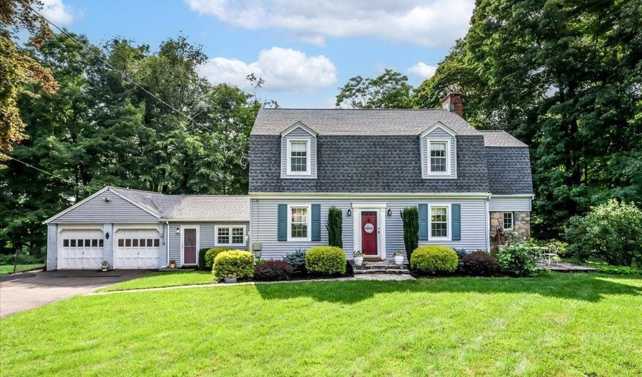 10 N Beech Tree Rd, Brookfield, CT 06804 - 3 Beds, 3 Bath