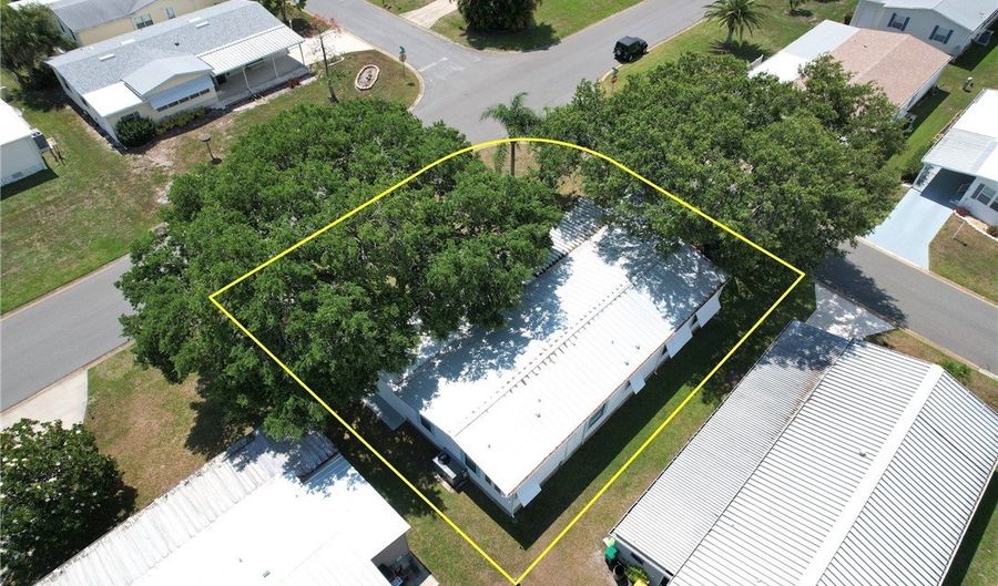 550 Tarpon Dr, Barefoot Bay, FL 32976 - 2 Beds, 2 Bath