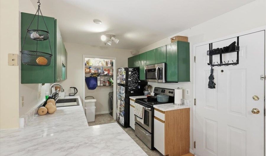 265 Hildred Dr, Burlington, VT 05401 - 2 Beds, 1 Bath