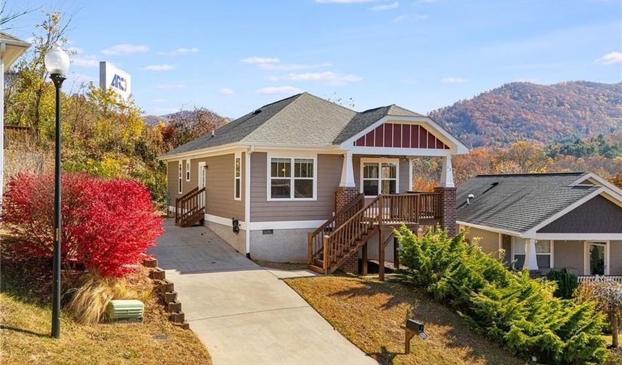 11 Byrdcliffe Ln, Asheville, NC 28805 - 3 Beds, 2 Bath