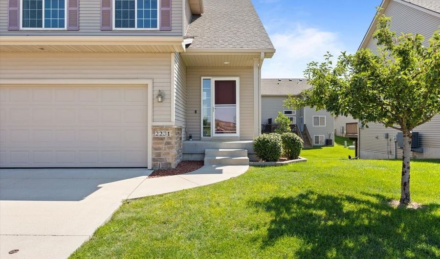 2231 NW Chapel Ln, Ankeny, IA 50023 - 4 Beds, 4 Bath