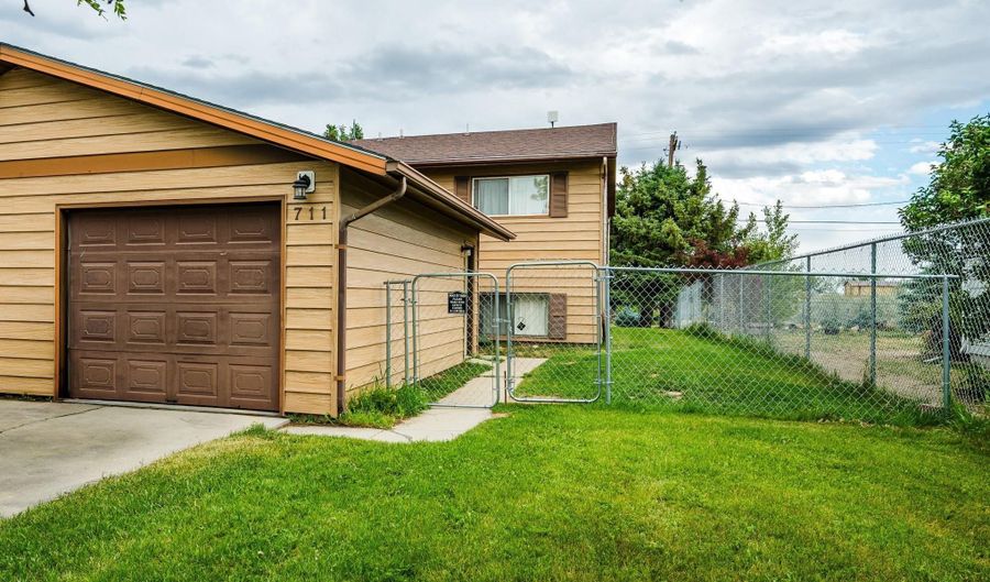 711 S Burritt Ave, Buffalo, WY 82834 - 3 Beds, 2 Bath