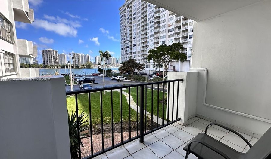 2750 NE 183rd St 201, Aventura, FL 33160 - 1 Beds, 2 Bath