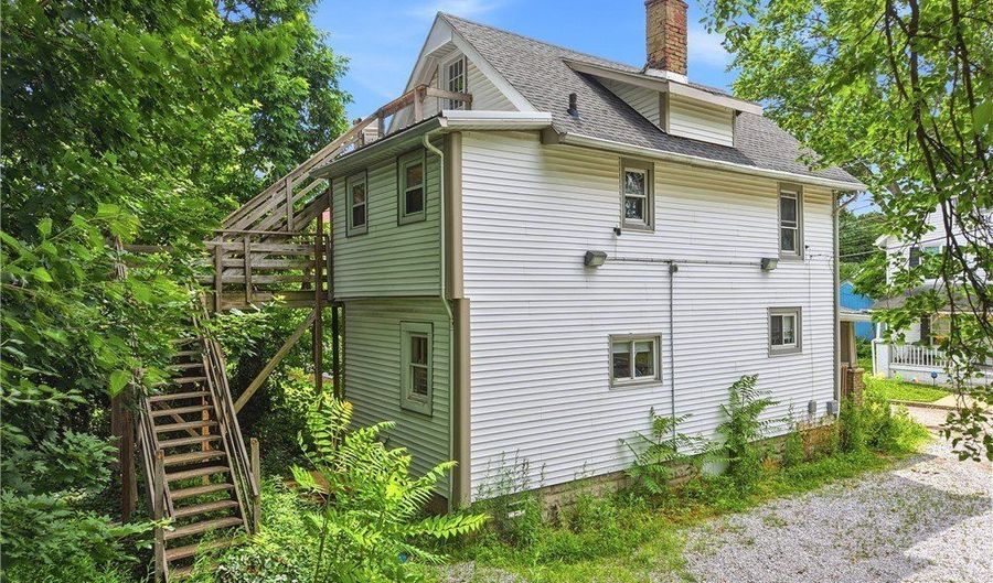 285 Sumner Ct, Akron, OH 44311 - 5 Beds, 2 Bath