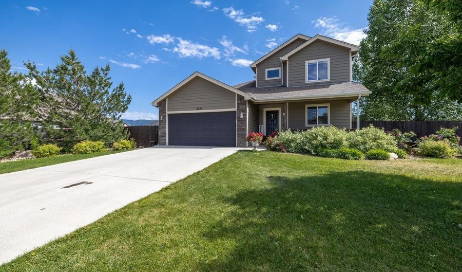 6521 Blue Springs Rd, Casper, WY 82604 - 3 Beds, 3 Bath