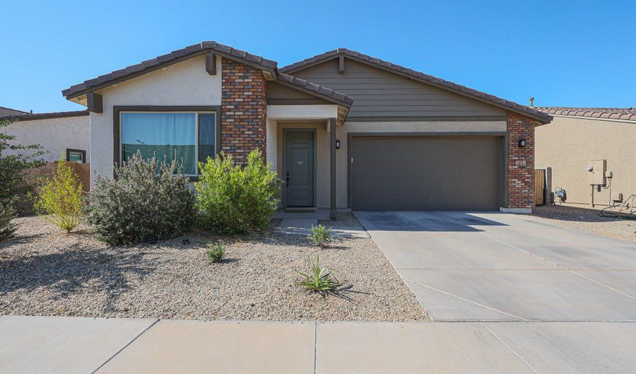 10964 W GARFIELD St, Avondale, AZ 85323 - 3 Beds, 3 Bath