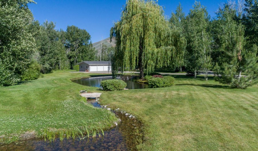 100 200 Trout Ln, Bellevue, ID 83313 - 2 Beds, 2 Bath