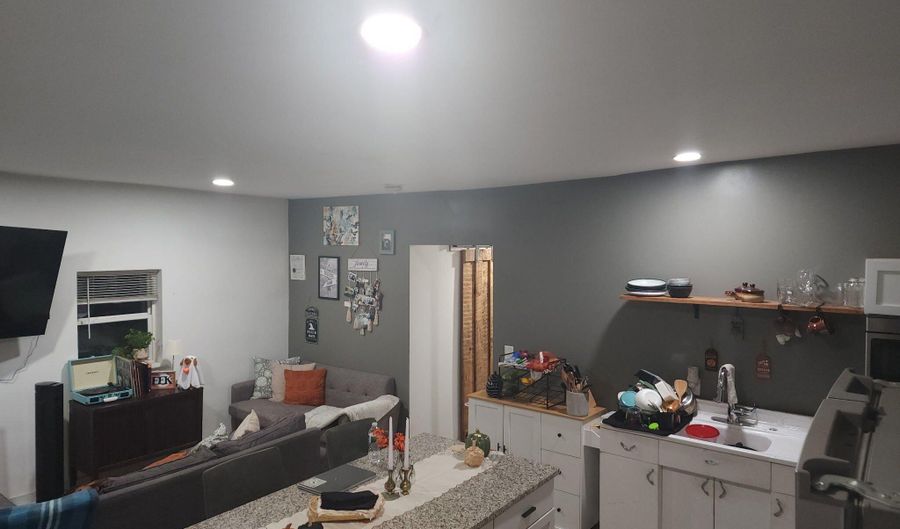 310 Lincoln St, Allegan, MI 49010 - 1 Beds, 1 Bath