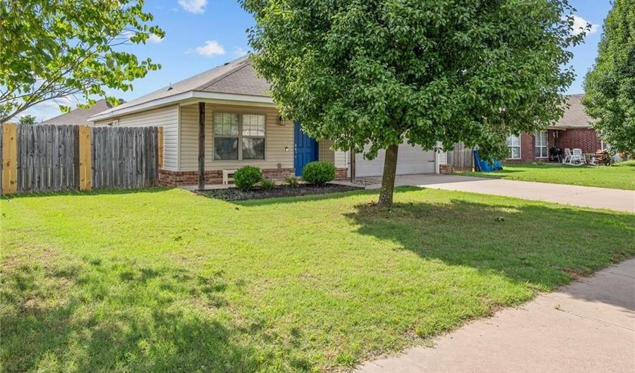 5406 SW Cherry Creek Rd, Bentonville, AR 72713 - 3 Beds, 2 Bath