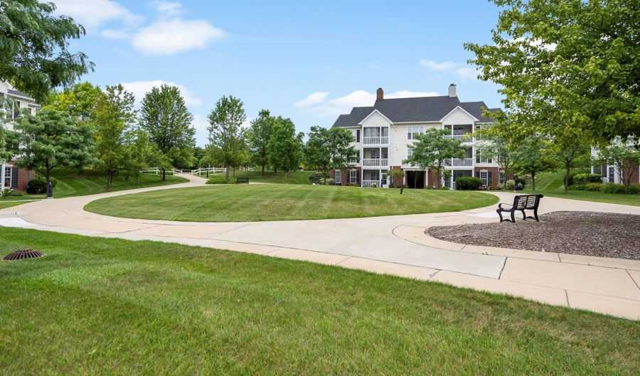 846 W Summerfield Gln Cir, Ann Arbor, MI 48103 - 2 Beds, 2 Bath
