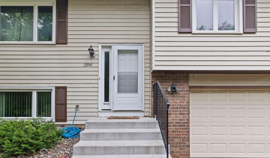 13941 Herald Ct, Apple Valley, MN 55124 - 3 Beds, 2 Bath