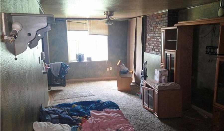 110 Fulton Pl, Mt. Oliver, PA 15210 - 3 Beds, 2 Bath