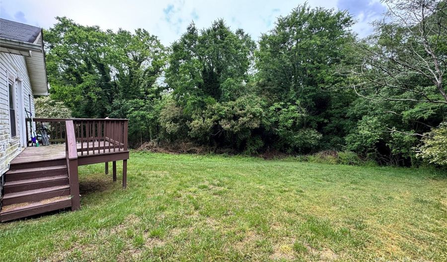 1025 Martin Luther King Jr Dr, Albemarle, NC 28001 - 2 Beds, 1 Bath