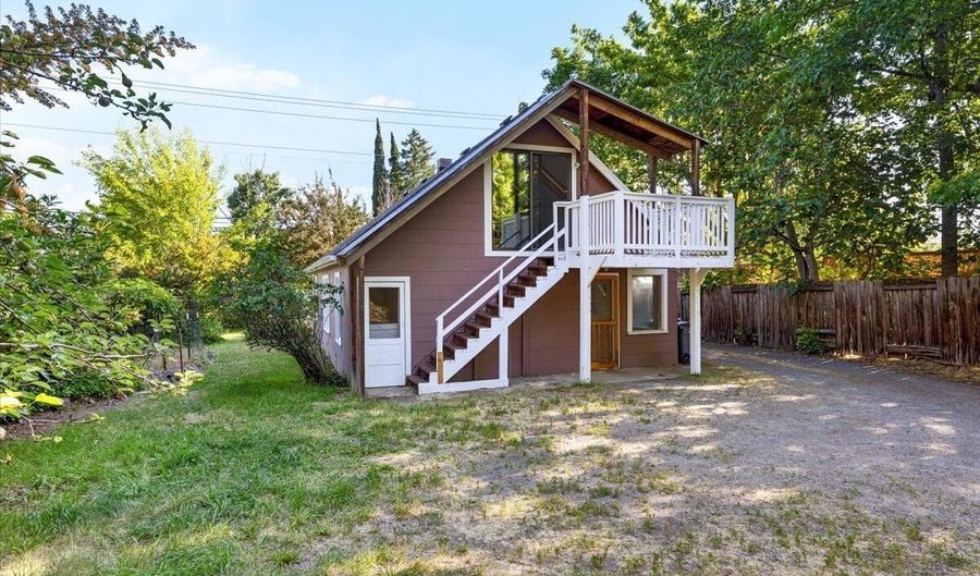 1040 E Main St, Ashland, OR 97520 - 3 Beds, 2 Bath