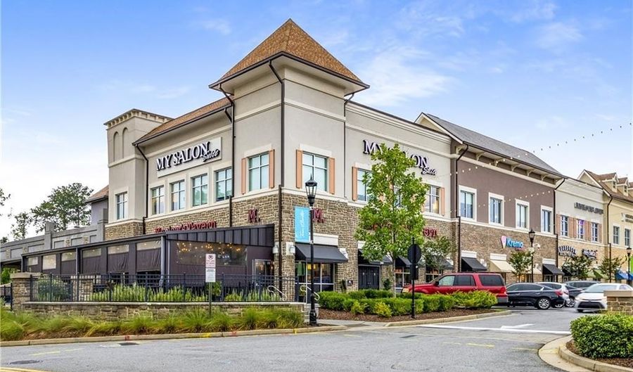 6301 Indian River Dr, Peachtree Corners, GA 30092 - 5 Beds, 5 Bath