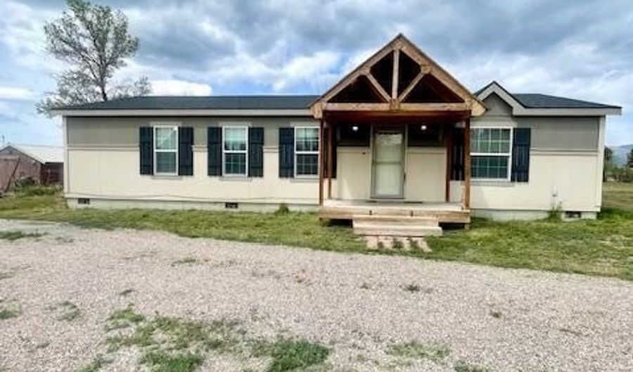 3075 W 2500 N, Arco, ID 83213 - 3 Beds, 2 Bath