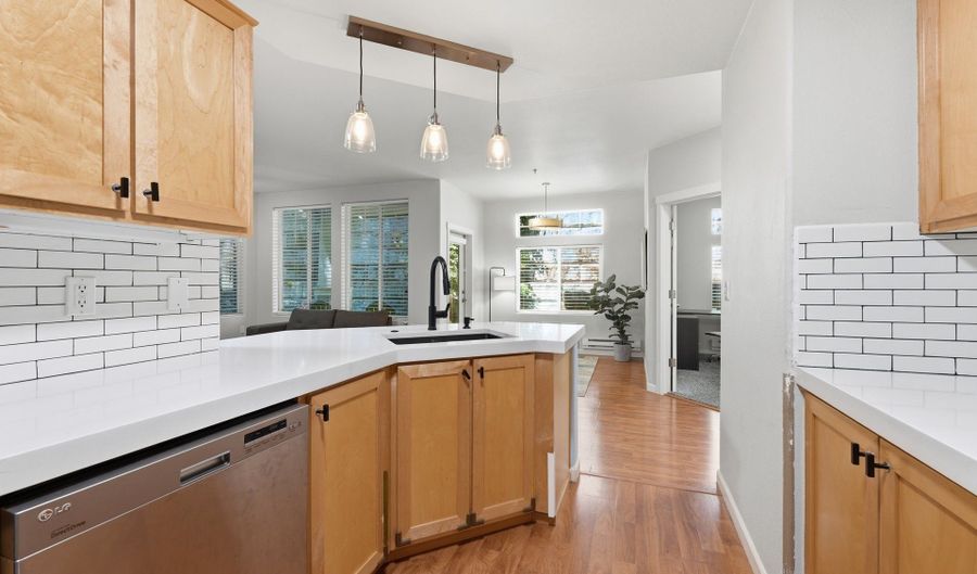 14905 SW SANDHILL Loop 101, Beaverton, OR 97007 - 2 Beds, 2 Bath