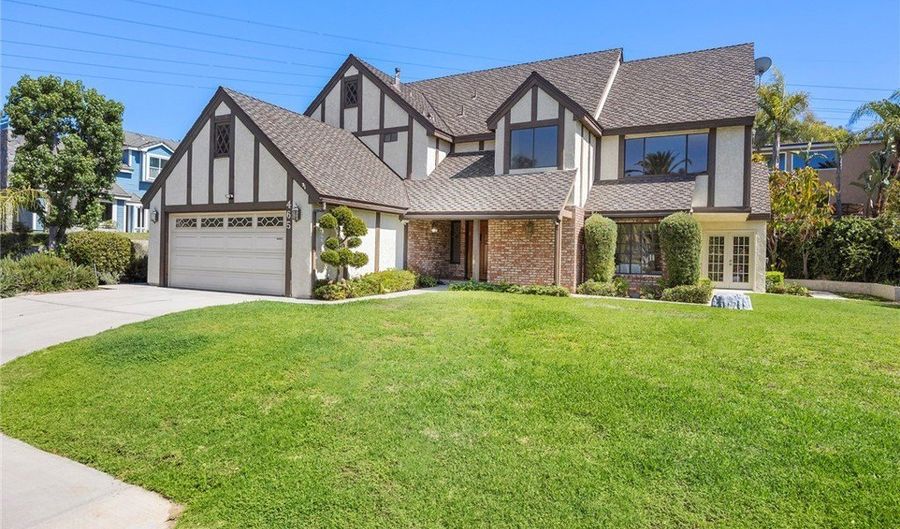 465 S Country Hill Rd, Anaheim, CA 92808 - 4 Beds, 3 Bath