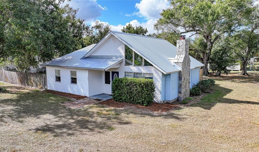 709 N JOHNSON Ave, Arcadia, FL 34266 - 3 Beds, 2 Bath