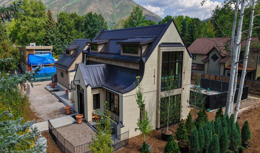 502 N 6th St, Aspen, CO 81611 - 5 Beds, 6 Bath