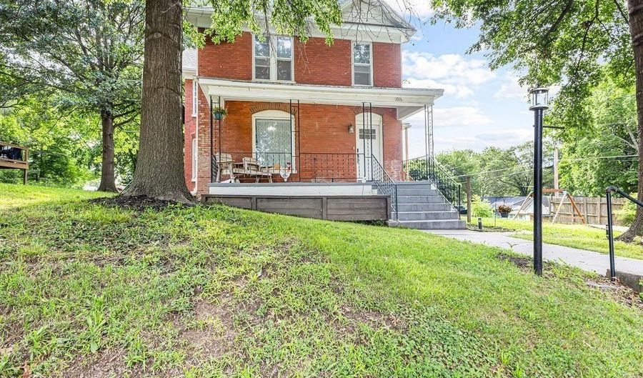1016 N 10th St, Atchison, KS 66002 - 3 Beds, 2 Bath
