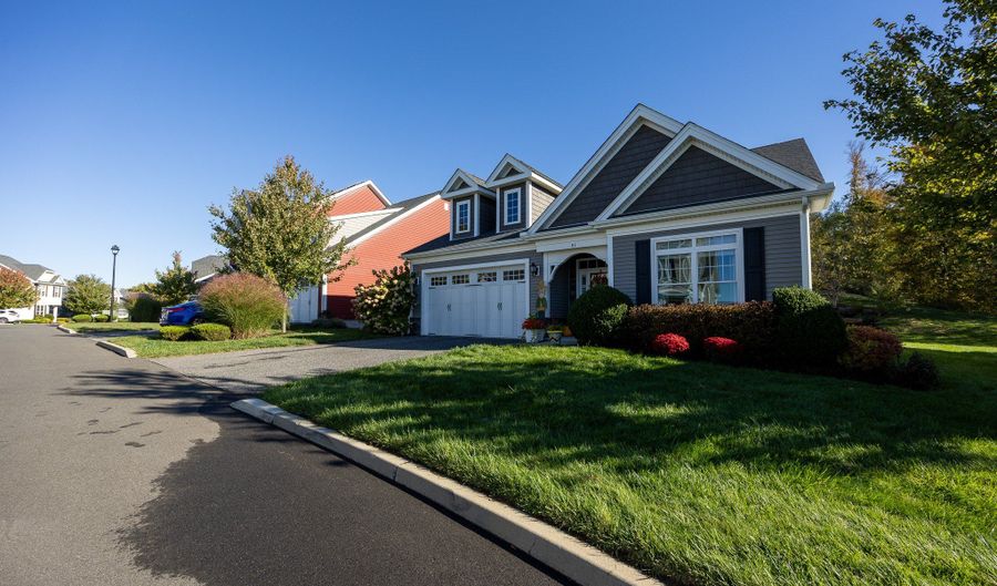 81 Fieldstone Ln 81, Beacon Falls, CT 06403 - 2 Beds, 2 Bath