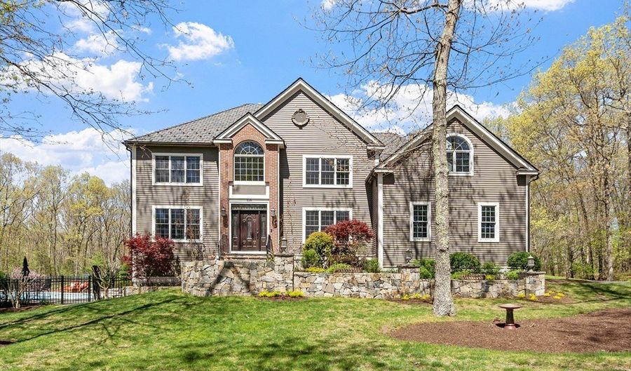116 Coburn Rd, Berlin, MA 01503 - 4 Beds, 4 Bath