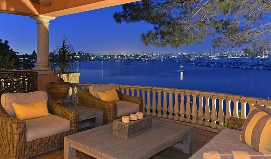741 Rosecrans, San Diego, CA 92106 - 3 Beds, 4 Bath