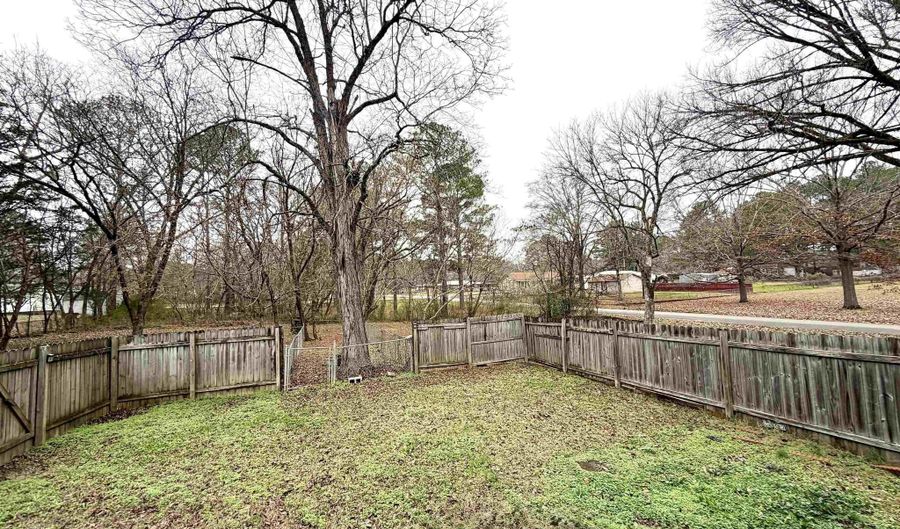 652 Jackson Trl SW, Attalla, AL 35954 - 3 Beds, 1 Bath