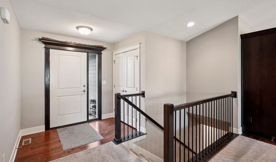 720 Timberview Dr, Adel, IA 50003 - 4 Beds, 3 Bath