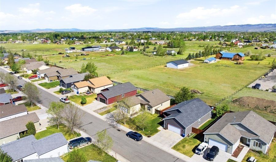 539 N River Rock, Belgrade, MT 59714 - 3 Beds, 2 Bath