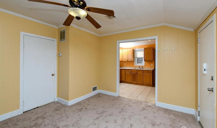 2 Woodbrook Dr, Aberdeen, NJ 07747 - 2 Beds, 1 Bath
