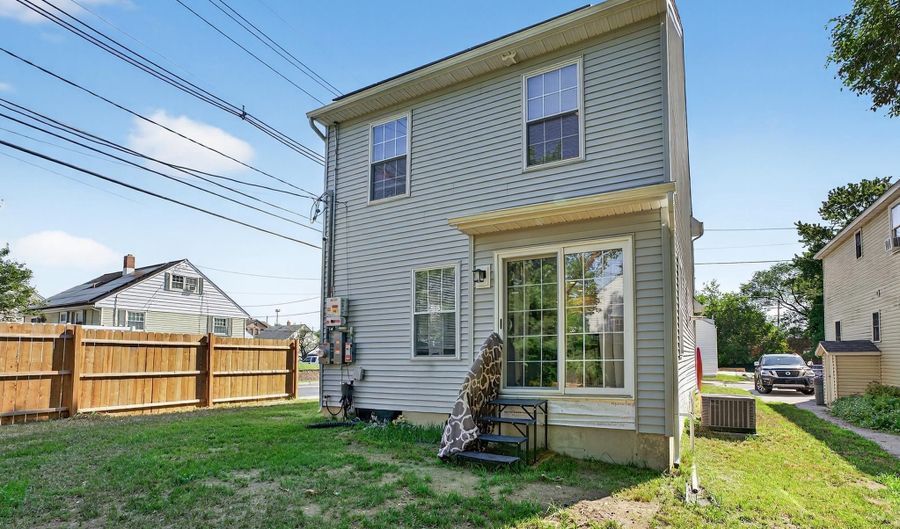 300 SAUNDERS Ave, Bellmawr, NJ 08031 - 3 Beds, 3 Bath