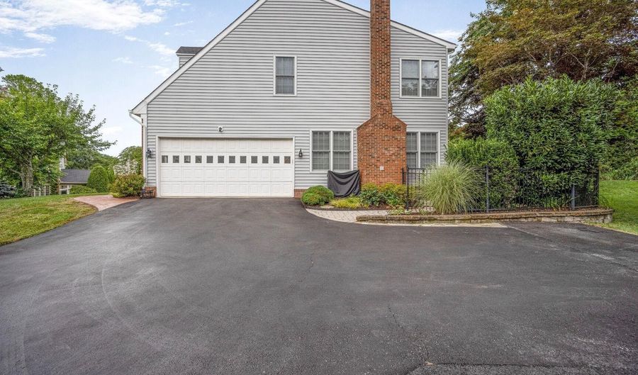132 SEABISCUIT Pl, Edgewater, MD 21037 - 5 Beds, 6 Bath