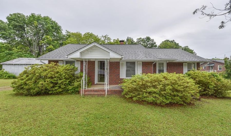 350 Fairfield St, Calhoun Falls, SC 29628 - 3 Beds, 1 Bath
