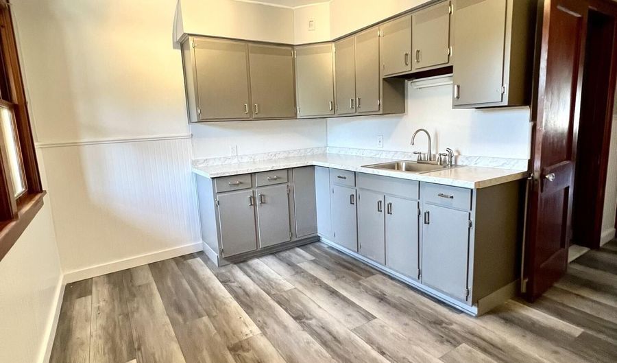 40 Mathias Ave Upstairs Apartment Unit 2, Amsterdam, NY 12010 - 2 Beds, 1 Bath