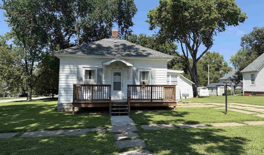 1420 14th St, Auburn, NE 68305 - 2 Beds, 1 Bath