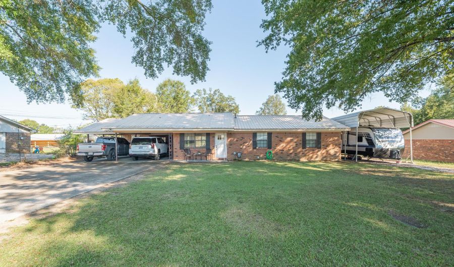 15 Anthony St, Belmont, MS 38827 - 3 Beds, 2 Bath