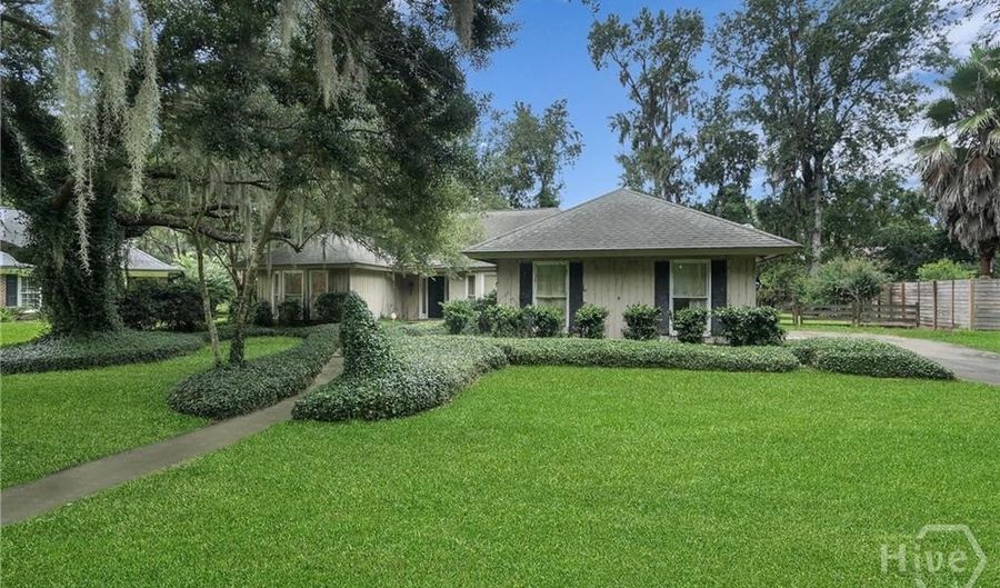 12 Majestic Oaks Cir, Savannah, GA 31406 - 3 Beds, 2 Bath