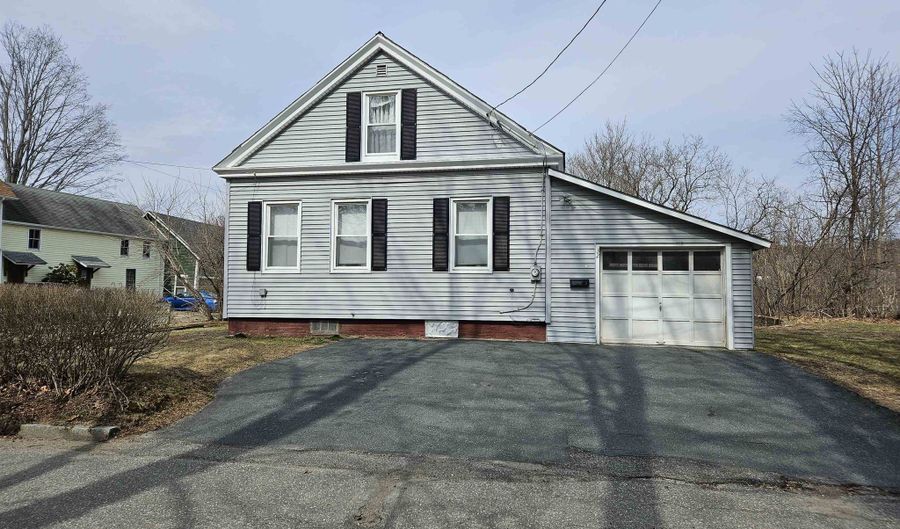 32 Wall St, Claremont, NH 03743 - 4 Beds, 1 Bath