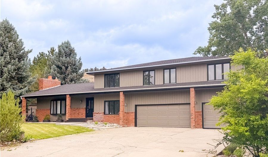 4453 Loma Vista Dr, Billings, MT 59106 - 6 Beds, 4 Bath