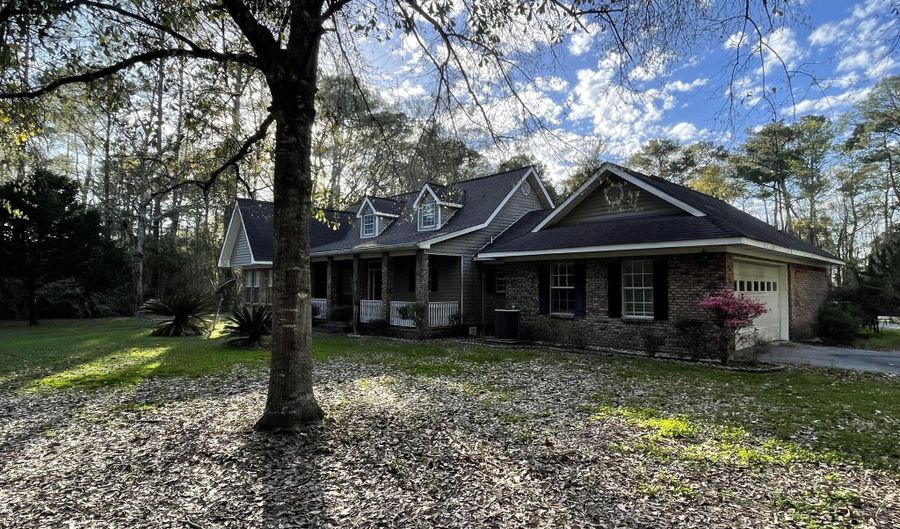 11013 Highway 613, Moss Point, MS 39562 - 3 Beds, 5 Bath