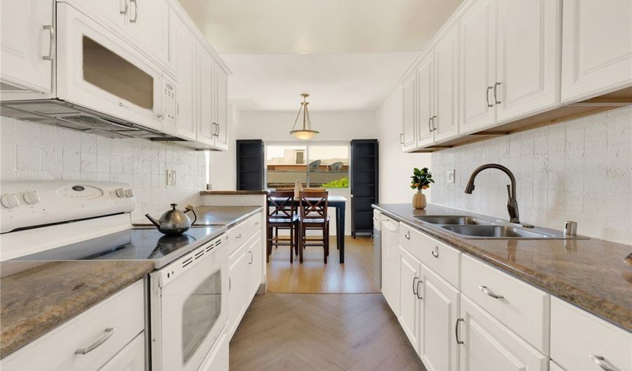 5400 Newcastle Ave 46, Encino, CA 91316 - 1 Beds, 1 Bath
