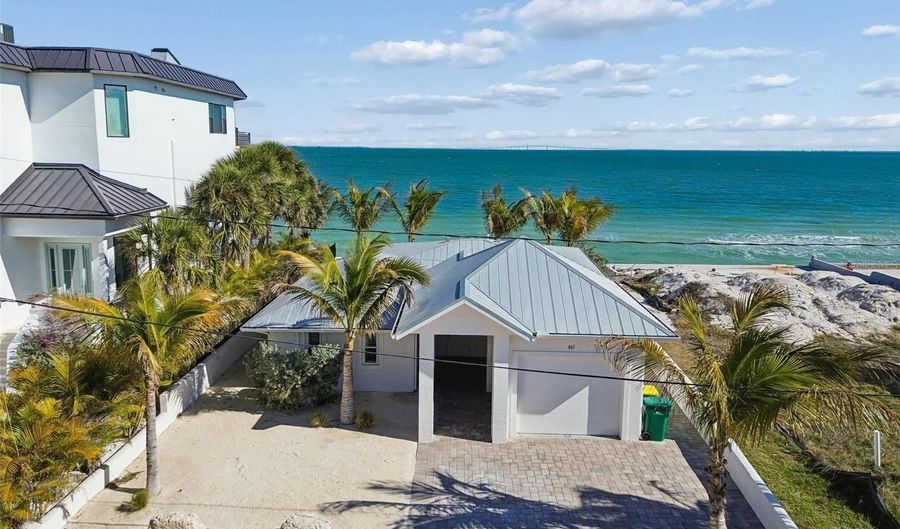 865 N SHORE Dr, Anna Maria, FL 34216 - 3 Beds, 2 Bath