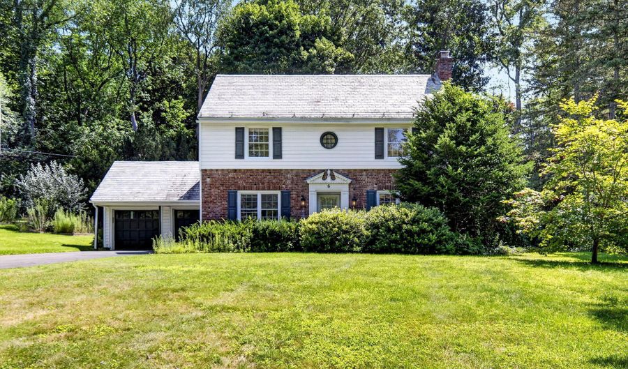 6 Loudon Pkwy, Albany, NY 12211 - 3 Beds, 2 Bath