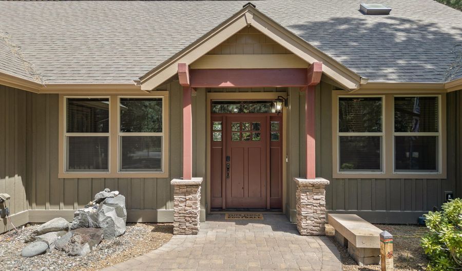 17142 Norwalk Rd, Bend, OR 97707 - 4 Beds, 2 Bath